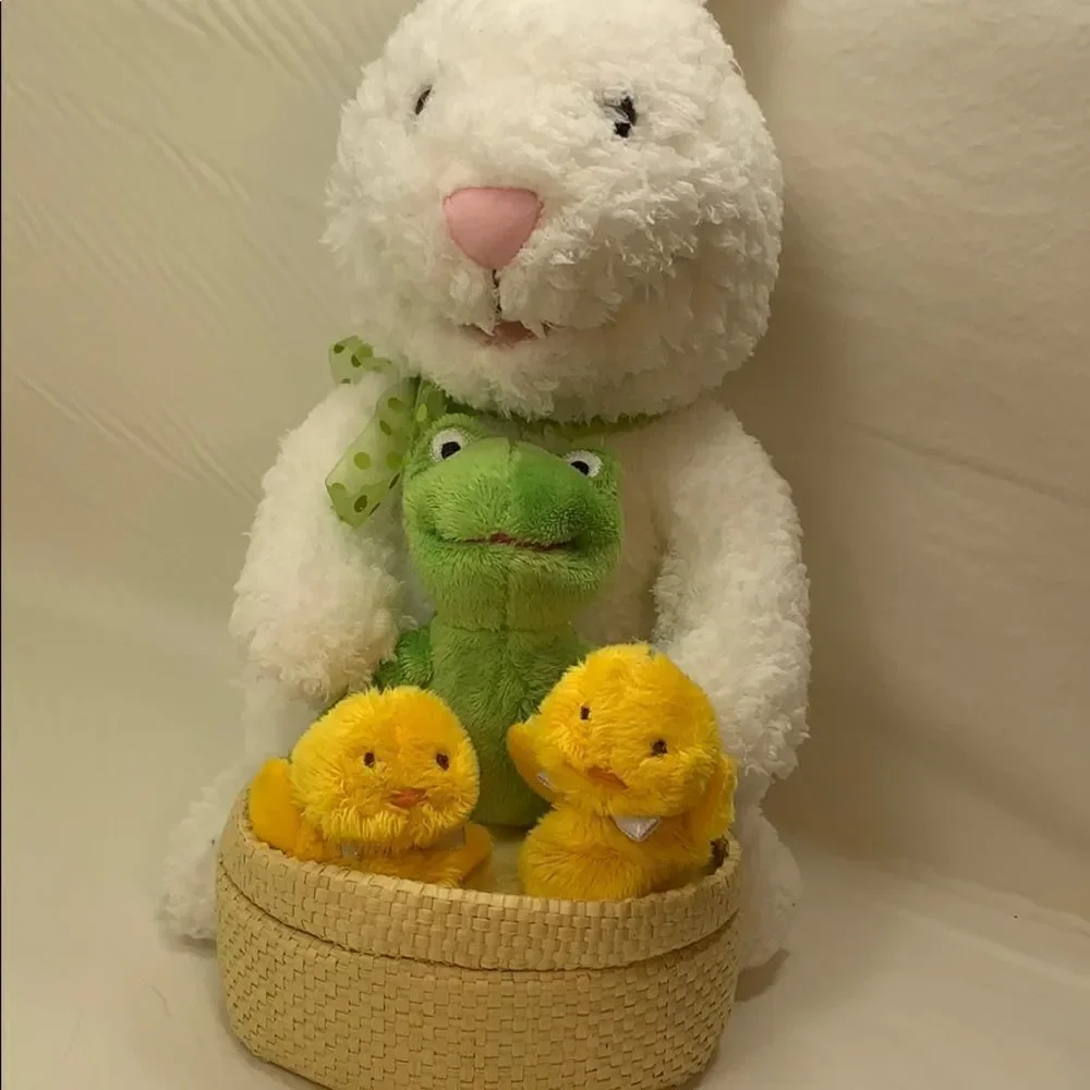 Hallmark Let’s Go To The Hop Easter Bunny Chicks And A Frog Singing At The Hop